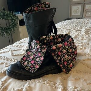 Dr. Martens Triumph Floral Foldover Black Boots 10